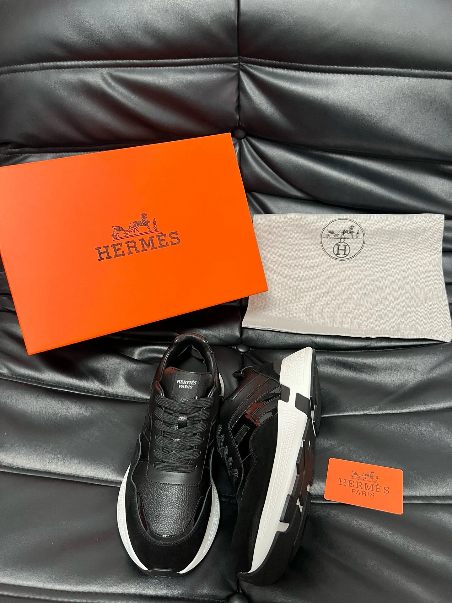 [HERMES] Hermès men's shoes 💰540💰 - High-end quality original order - Upper: 🔝 tumbled calfskin, suede calfskin, shoe body sewn with H pattern - Inner: water-dyed cowhide - Outsole: ultra-light T men's shoes 💰U foam rubber; two-color molded outsole - Super high quality control, fine workmanship: highlighted (high-end, luxury, grade) -Size : 39-44 (38, 45 can be customized)
